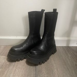 ALOHAS All Rounder Black. Only worn twice